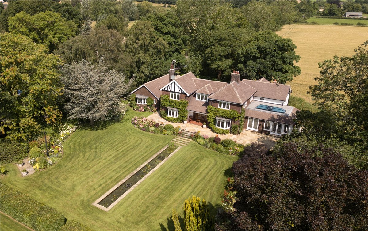 4 bedroom house, Woodgate Lane, Weeton LS17 - Available