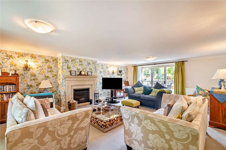 5 bedroom house, Shaw Lane, Farnham HG5 - Available