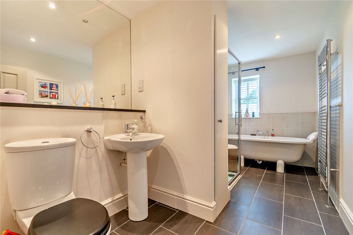 5 bedroom house, Shaw Lane, Farnham HG5 - Sold