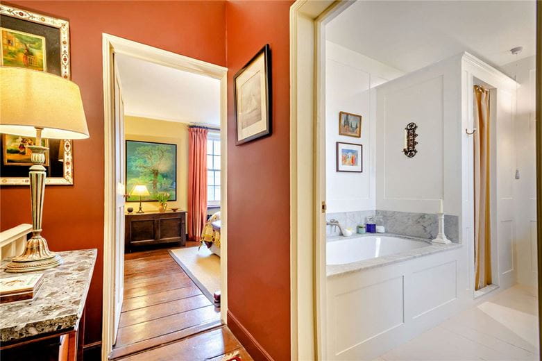 2 bedroom house, Wellington Square, Harrogate HG2 - Available