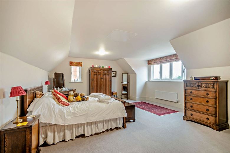 5 bedroom house, Sussex Avenue, Harrogate HG1 - Available