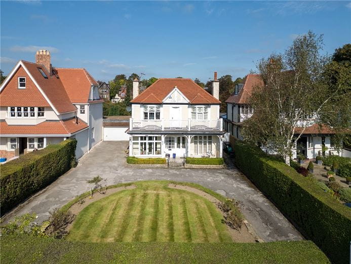 4 bedroom house, Cornwall Road, Harrogate HG1 - Sold
