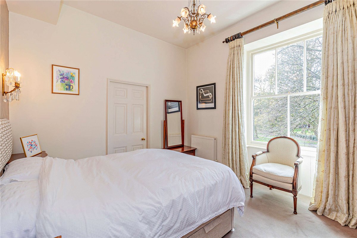 5 bedroom house, Church Square, Harrogate HG1 - Available