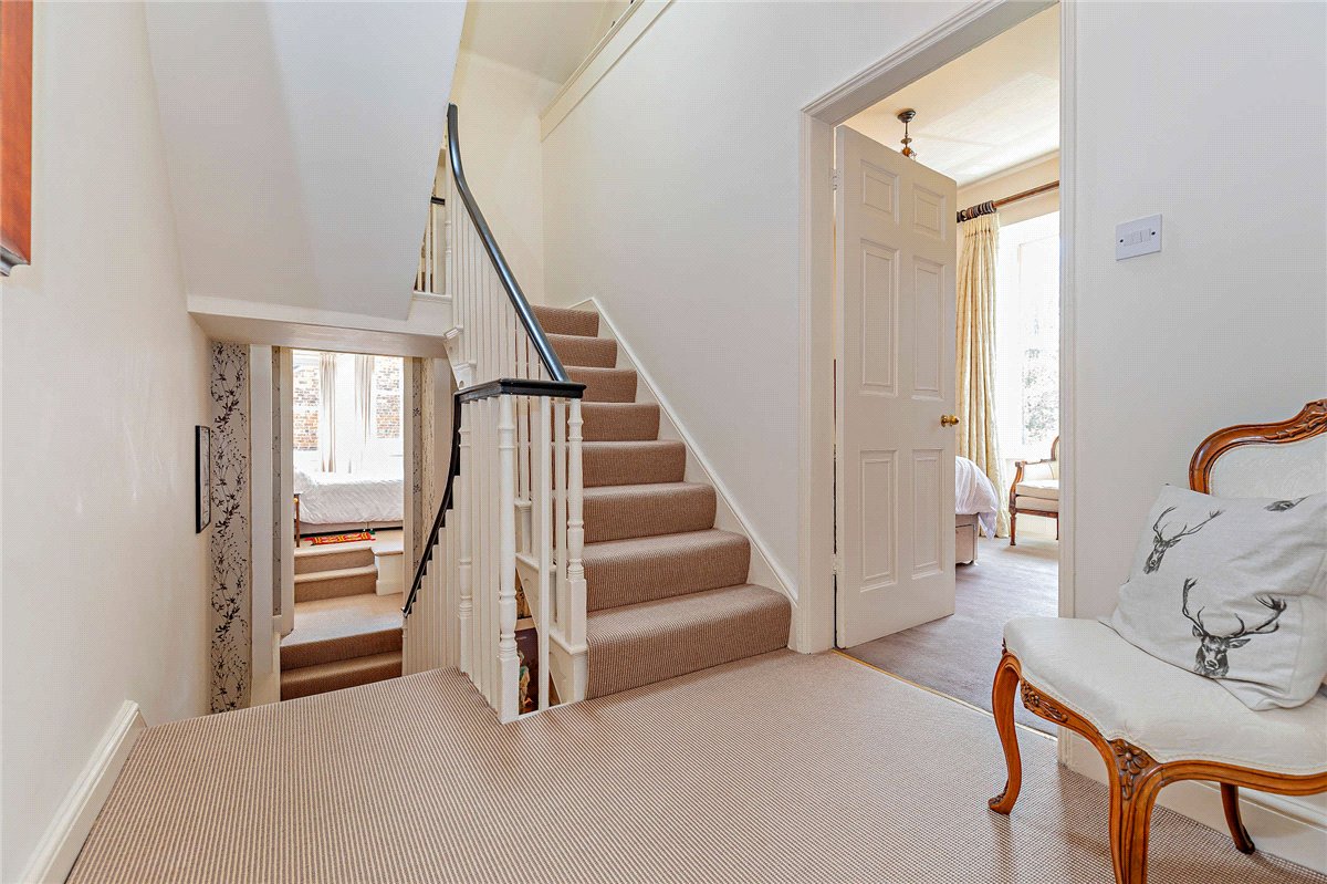 5 bedroom house, Church Square, Harrogate HG1 - Available