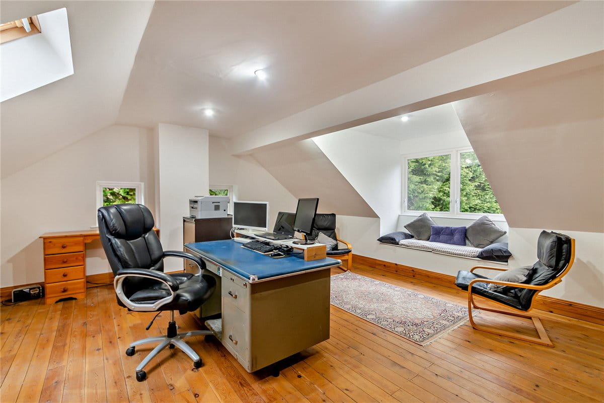 5 bedroom house, Nidd Bank, Knaresborough HG5 - Sold