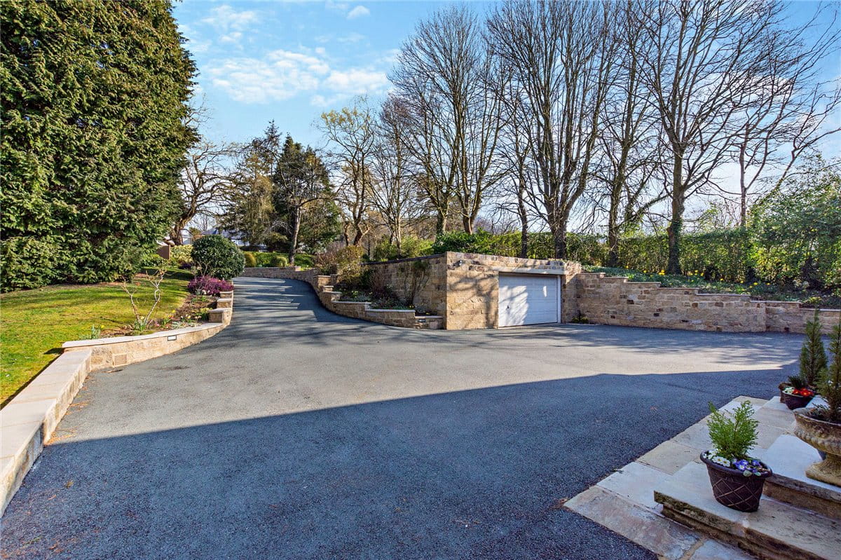 5 bedroom house, Nidd Bank, Knaresborough HG5 - Sold