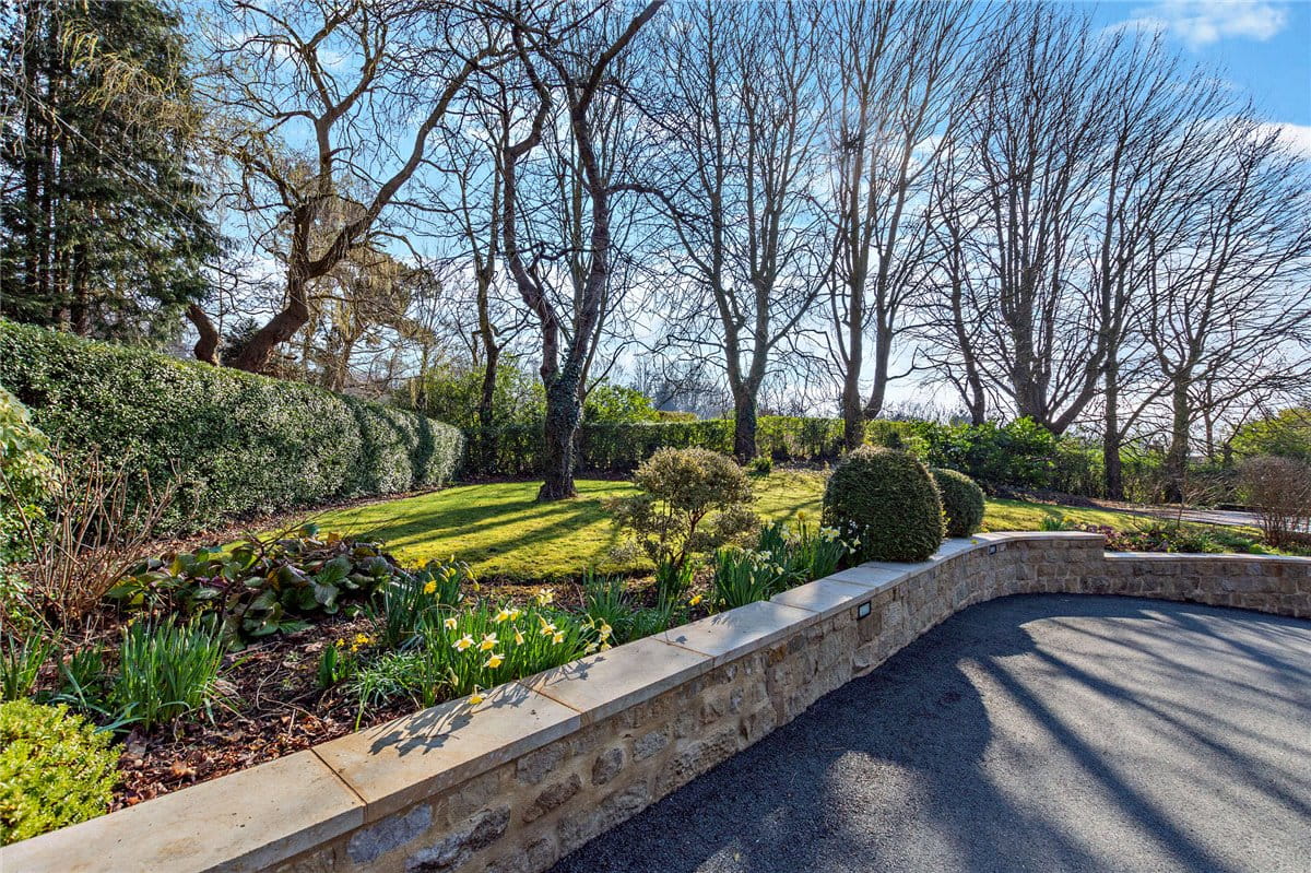 5 bedroom house, Nidd Bank, Knaresborough HG5 - Sold