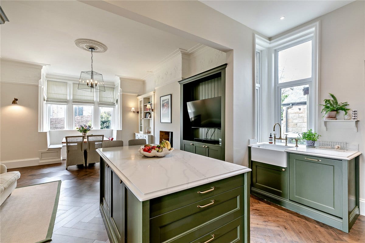 6 bedroom house, Crag Lane, Huby LS17 - Sold STC