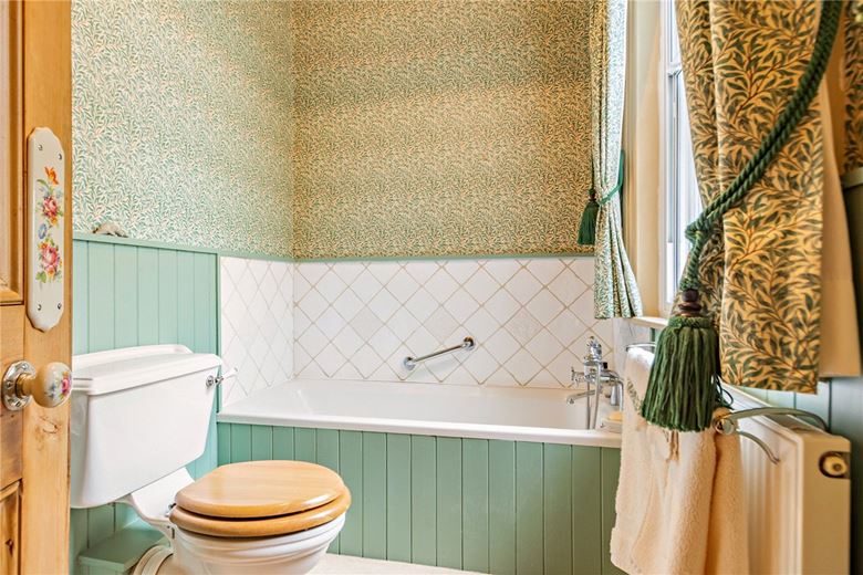 3 bedroom house, Strait Lane, Huby LS17 - Sold