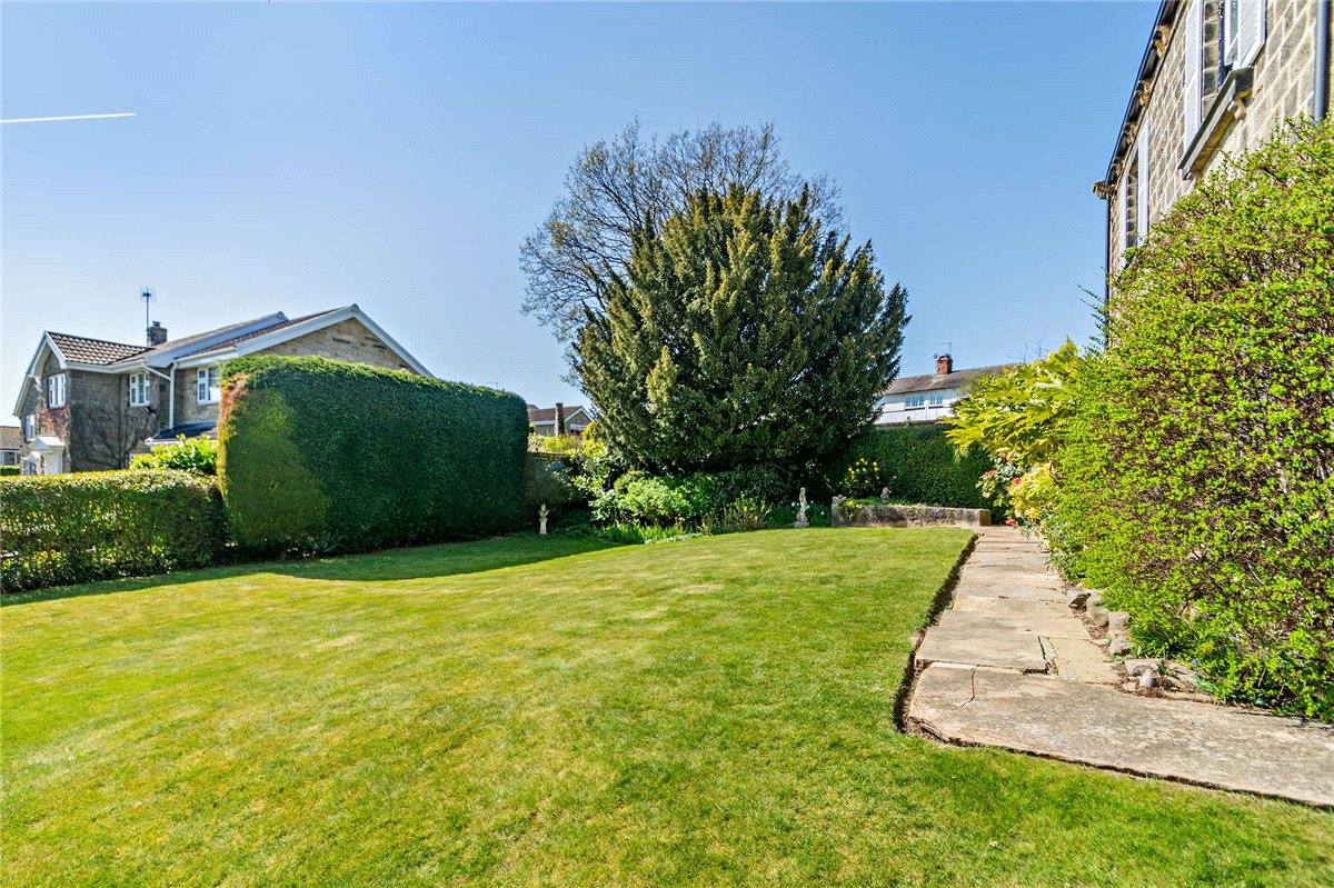 3 bedroom house, Strait Lane, Huby LS17 - Sold