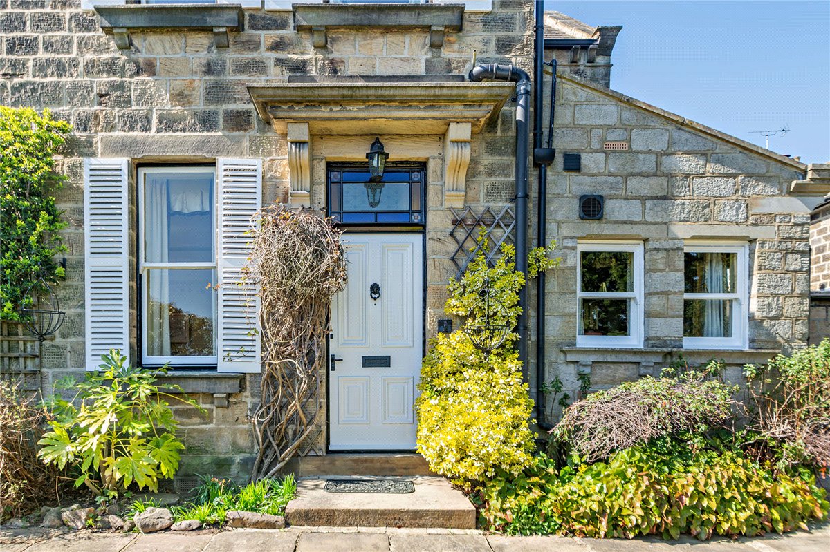 3 bedroom house, Strait Lane, Huby LS17 - Sold