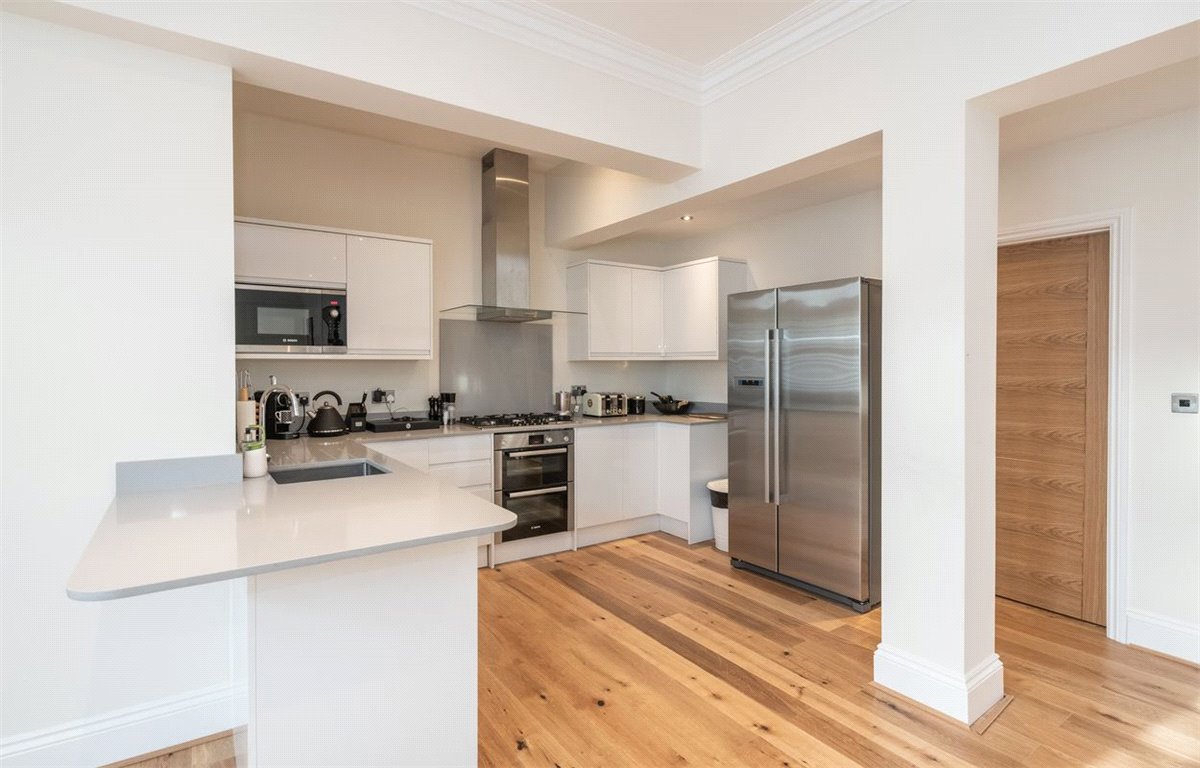 2 bedroom flat, Franklin Mount, Harrogate HG1 - Sold STC