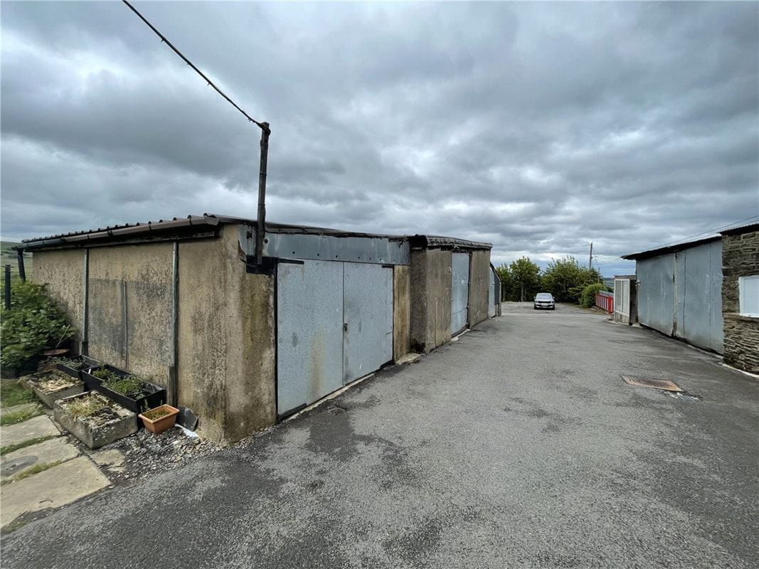  Farm, Slaithwaite, Huddersfield HD7 - Available