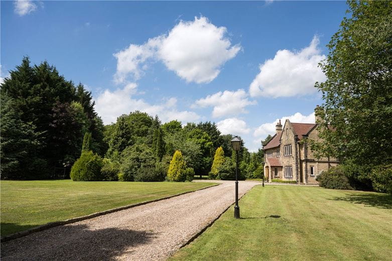 6 bedroom house, Moor Lane, Burley in Wharfedale LS29 - Sold STC