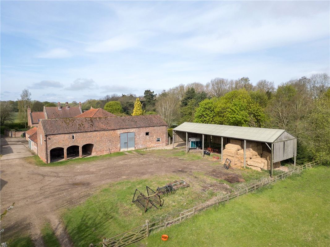  bedroom house, Barn 1, Low Farm Barns, Thorpe Underwood YO26 - Available
