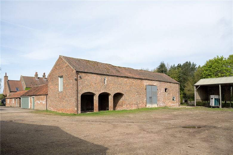 bedroom house, Barn 1, Low Farm Barns, Thorpe Underwood YO26 - Available