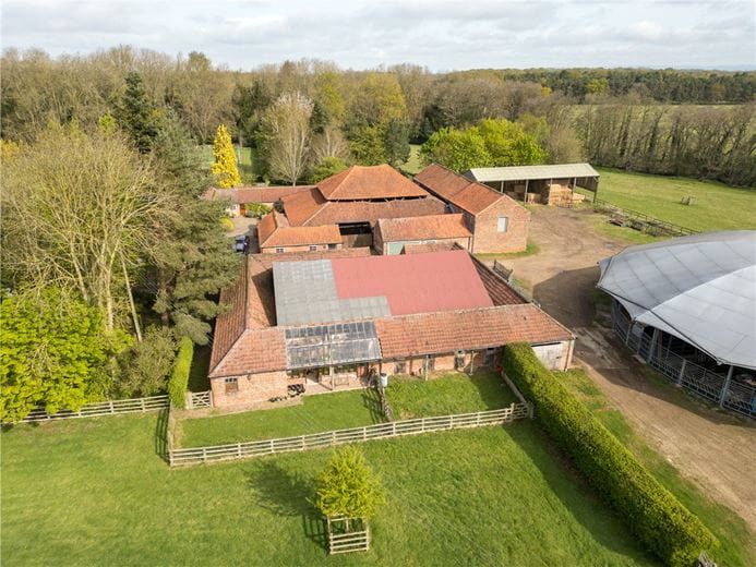  bedroom house, Barn 2, Low Farm Barns, Thorpe Underwood YO26 - Available