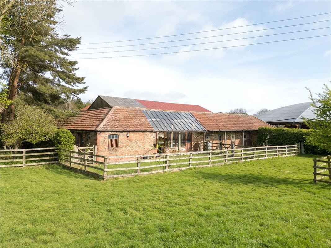  bedroom house, Barn 2, Low Farm Barns, Thorpe Underwood YO26 - Available