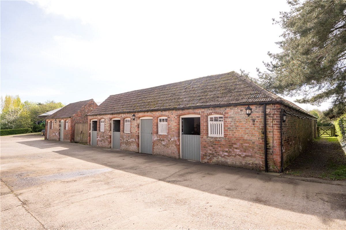  bedroom house, Barn 2, Low Farm Barns, Thorpe Underwood YO26 - Available