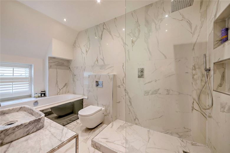 3 bedroom flat, Victoria Avenue, Harrogate HG1 - Sold STC