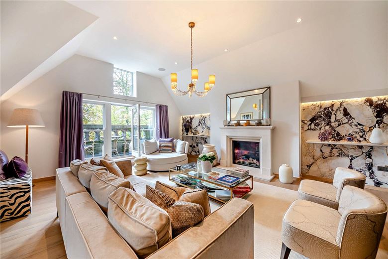 3 bedroom flat, Victoria Avenue, Harrogate HG1 - Sold STC