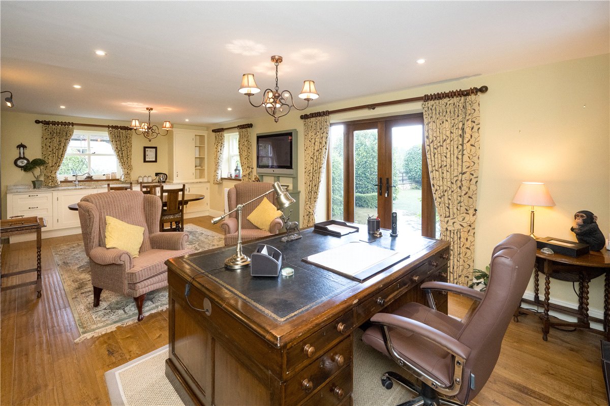 5 bedroom house, Felliscliffe, Near Harrogate HG3 - Available