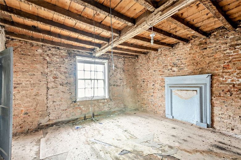 4 bedroom house, The Green, Kirklington DL8 - Available