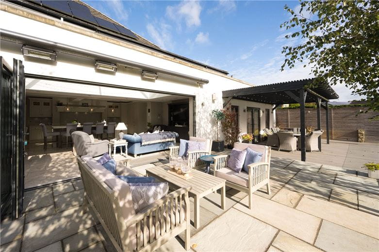 6 bedroom house, 8 Foxhill Avenue, Weetwood LS16 - Available