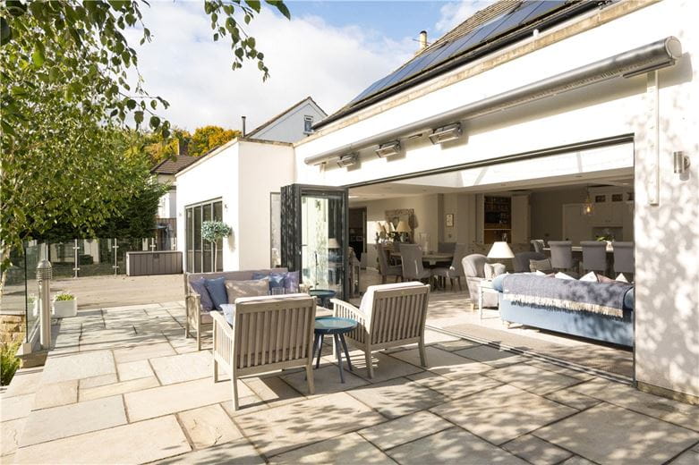 6 bedroom house, 8 Foxhill Avenue, Weetwood LS16 - Available