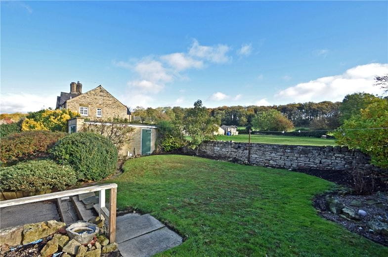 2 bedroom house, Main Street, Ledston WF10 - Available