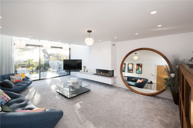 4 bedroom house, Rossett Green Lane, Harrogate HG2 - Available