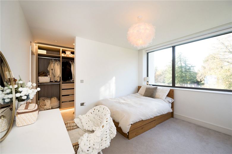 4 bedroom house, Rossett Green Lane, Harrogate HG2 - Available