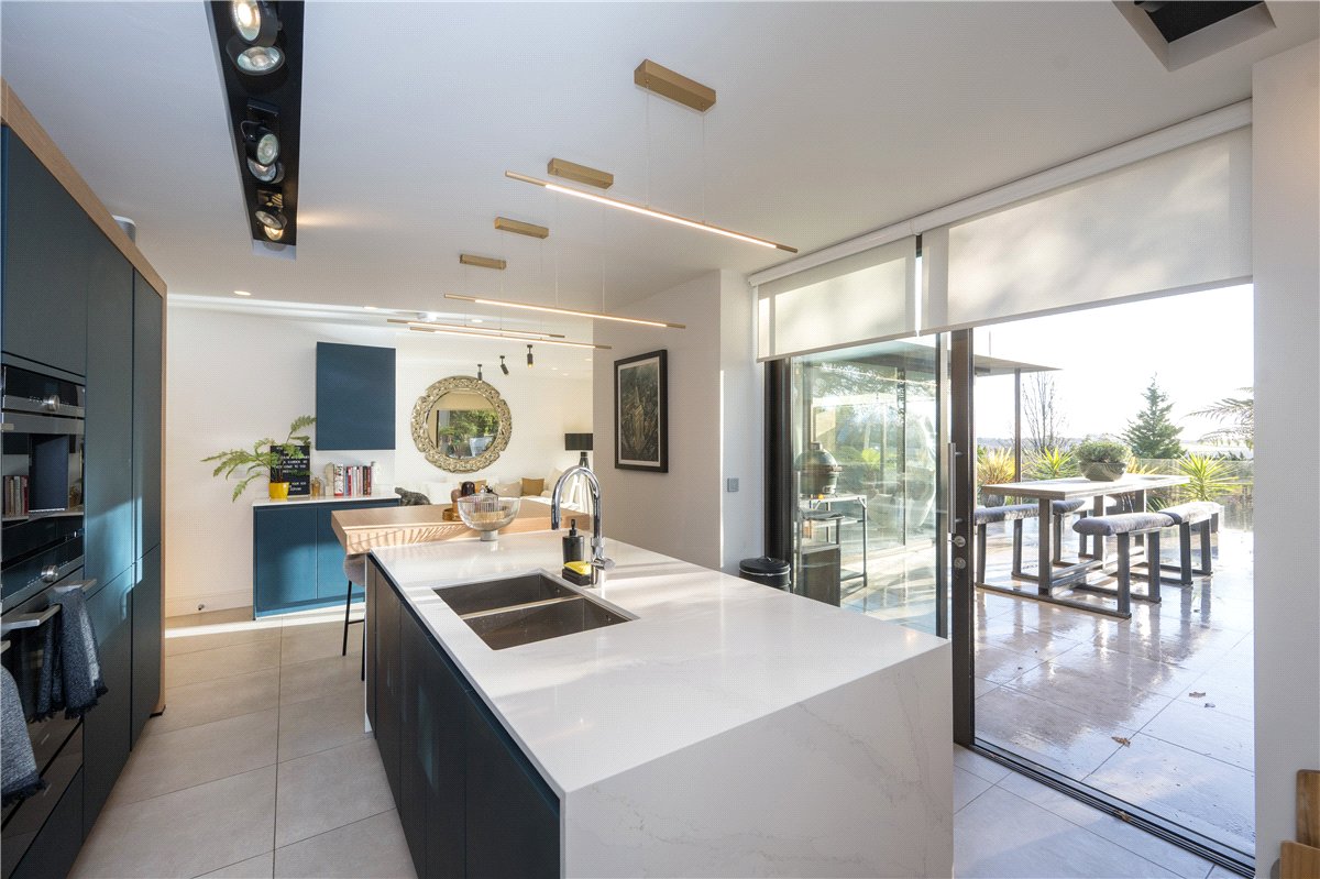 4 bedroom house, Rossett Green Lane, Harrogate HG2 - Available