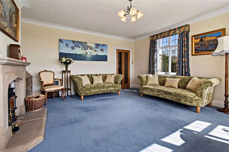 4 bedroom house, Merrybank Lane, Huby LS17 - Available