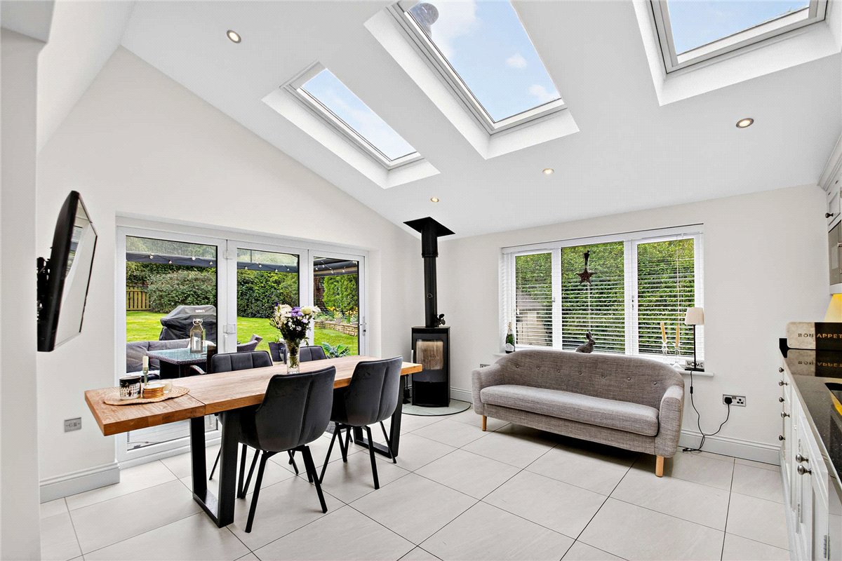 5 bedroom house, Maple Gardens, Bardsey LS17 - Available