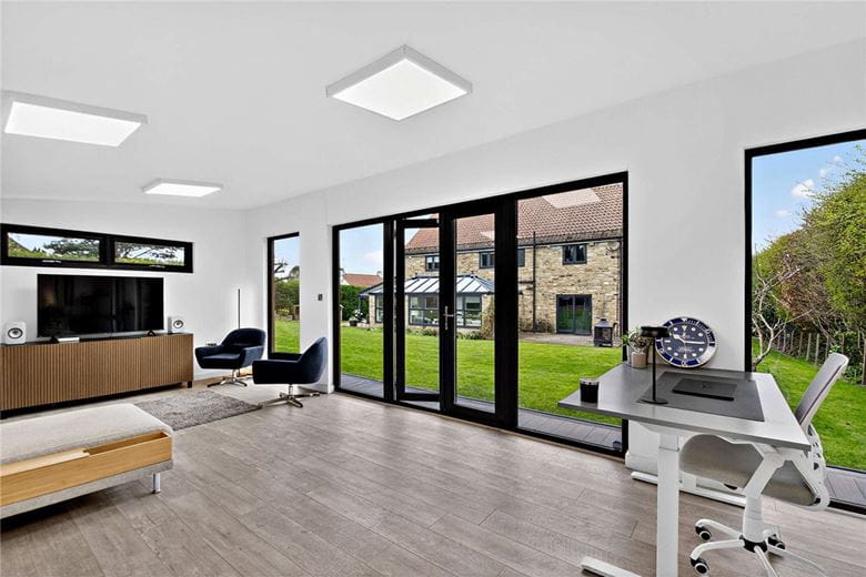 5 bedroom house, Maple Gardens, Bardsey LS17 - Available