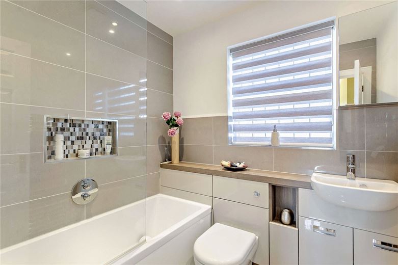 4 bedroom house, Sedgegarth, Thorner LS14 - Available