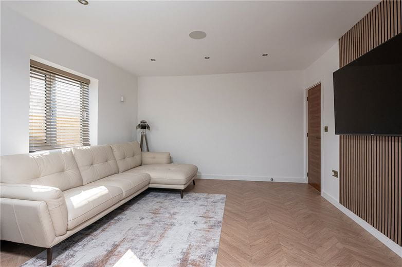 4 bedroom bungalow, Heather Vale, Scarcroft LS14 - Available