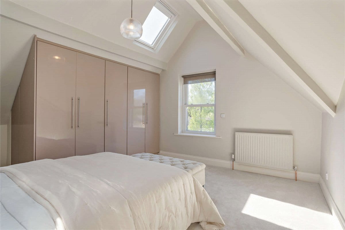 3 bedroom flat, The Oval, Harrogate HG2 - Available