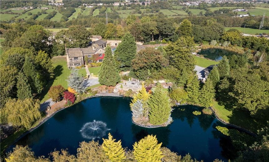 4 bedroom house, Manor House, Keeper Lane BD4 - Available