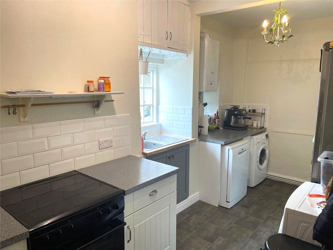 3 bedroom house, Main Street, Ledston WF10