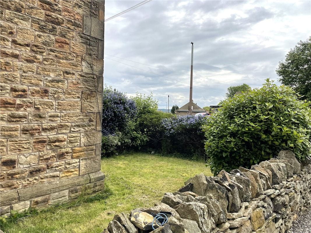 2 bedroom house, Church Street, Emley HD8