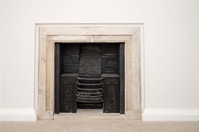 2 bedroom flat, Shrewsbury, Ledston Hall, Back Newton Lane WF10