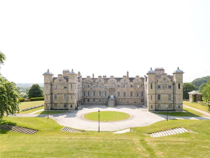 2 bedroom flat, Shrewsbury, Ledston Hall, Back Newton Lane WF10