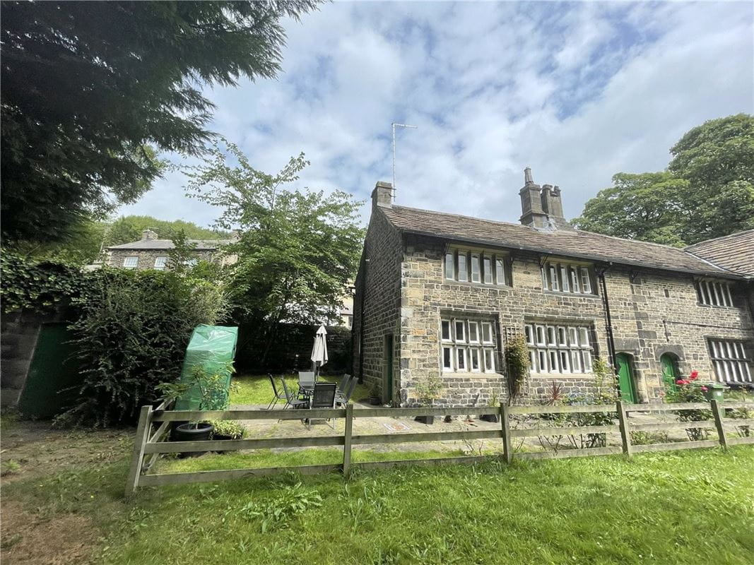 2 bedroom cottage, Nabbs Lane, Slaithwaite HD7