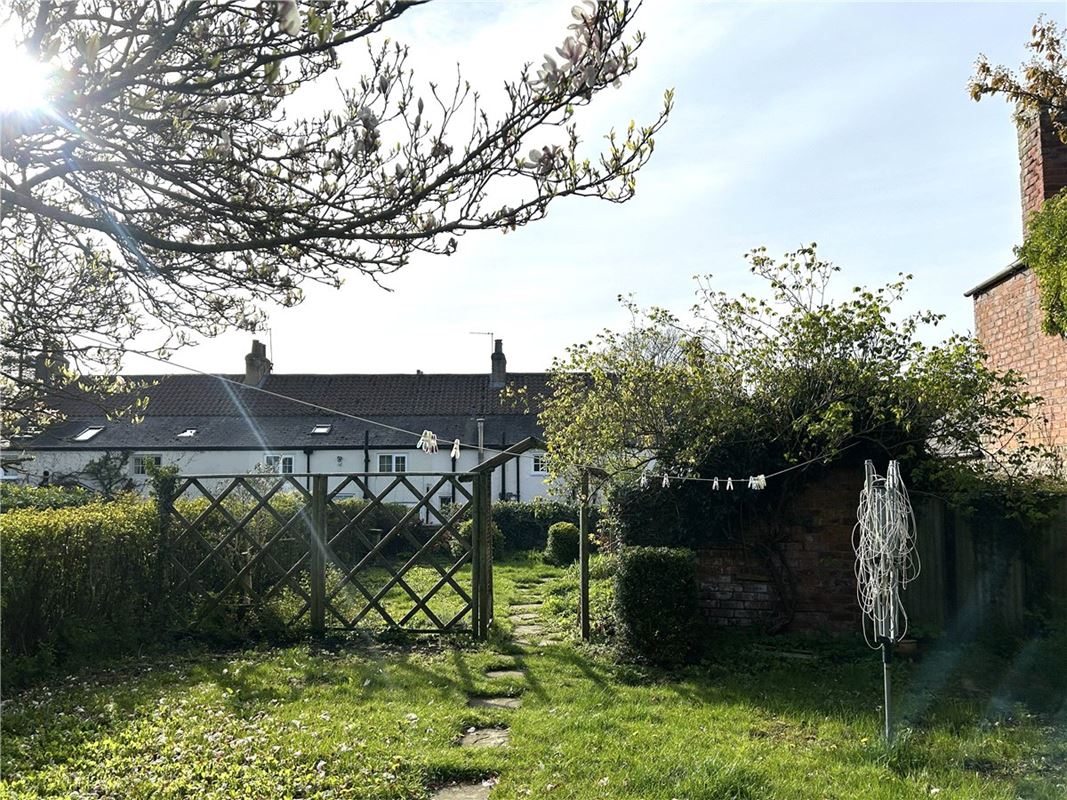 3 bedroom cottage, 15 Main Street, Wath HG4