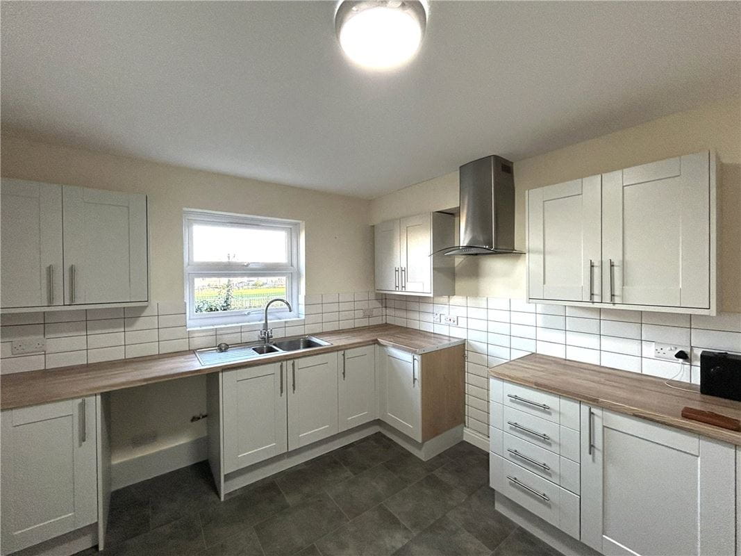 4 bedroom house, The Springs, Middleham DL8 - Available