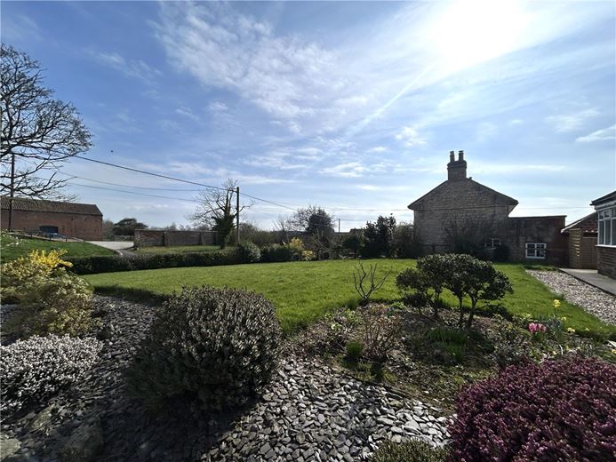 2 bedroom bungalow, Hunsingore, Wetherby LS22 - Available