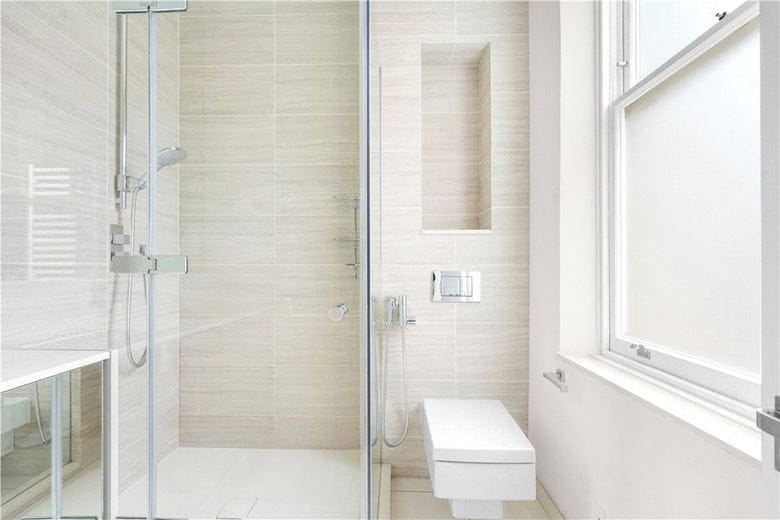 4 bedroom flat, Wynnstay Gardens, Kensington W8 - Available