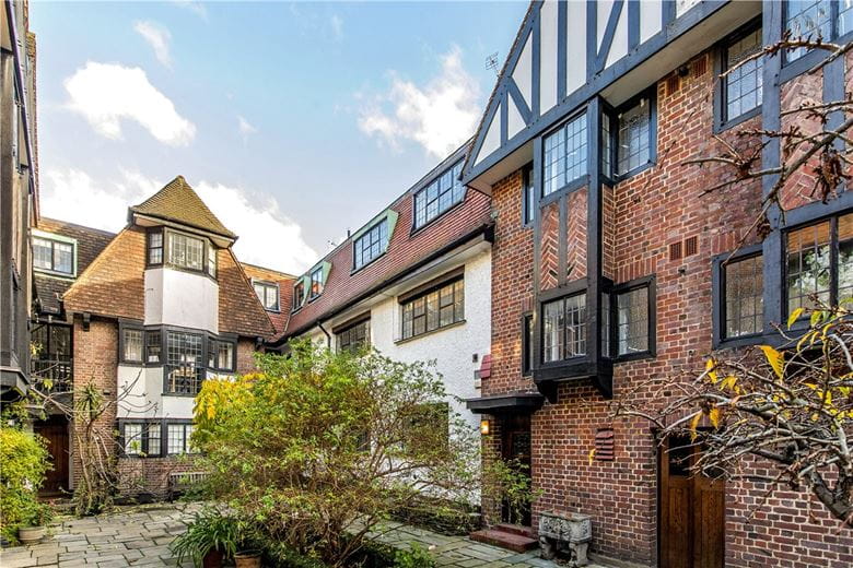 2 bedroom house, Thurloe Close, South Kensington SW7 - Available